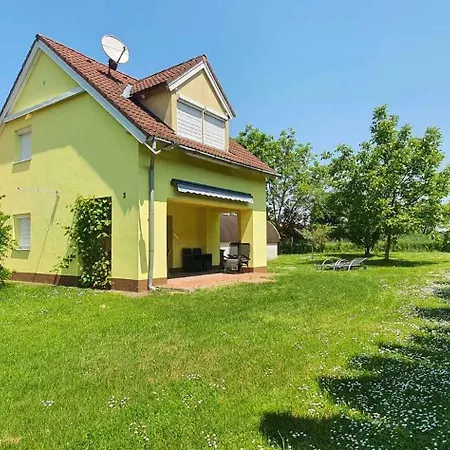 Semesterbostad In 34653 Balatonberény